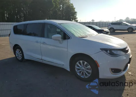 2018 Chrysler Pacifica Touring L z USA, uszkodzony, nr VIN 2C4RC1BG7JR142464